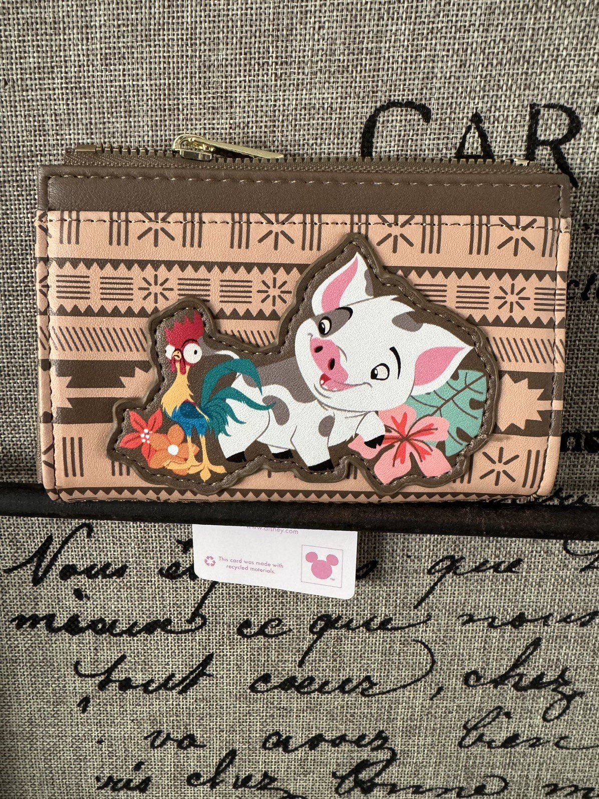 Her Universe Disney Moana Pua & Hei Hei Cardholder-ID wallet NEW Her Universe Disney Moana Pua & Hei Hei Cardholder-ID wallet NEW