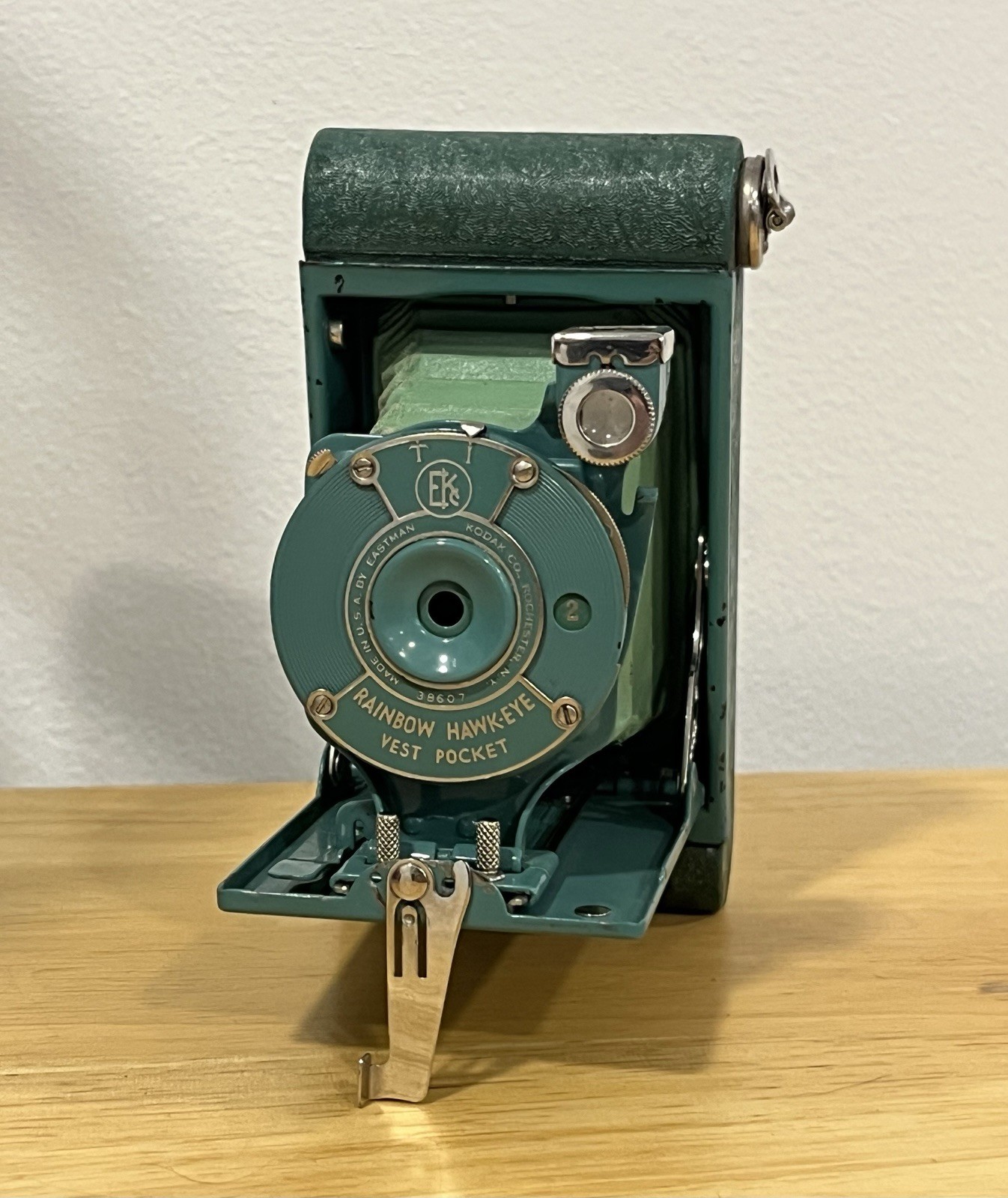 Kodak Rainbow Hawkeye Vest Pocket Folding Camera, Green, 127 Format Kodak Rainbow Hawkeye Vest Pocket Folding Camera, Green, 127 Format
