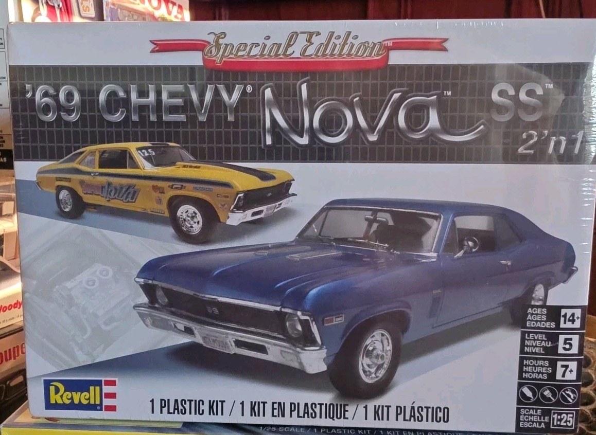 REVELL Special Edition \'69 Chevy Nova SS 2\'n1 Skill Level 5