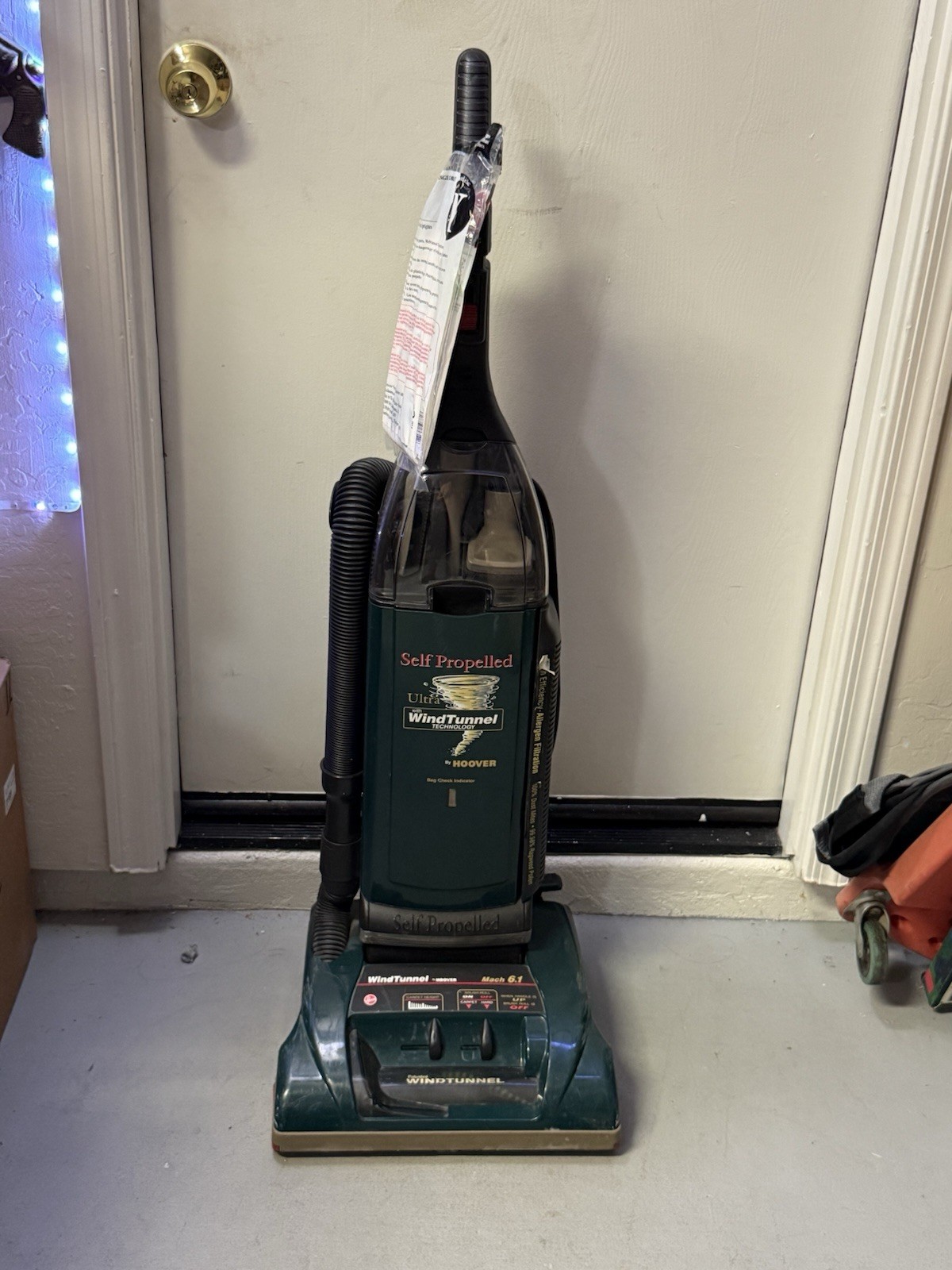 Hoover WindTunnel Ultra U6425-920 Self Propelled Upright Vacuum Hoover WindTunnel Ultra U6425-920 Self Propelled Upright Vacuum