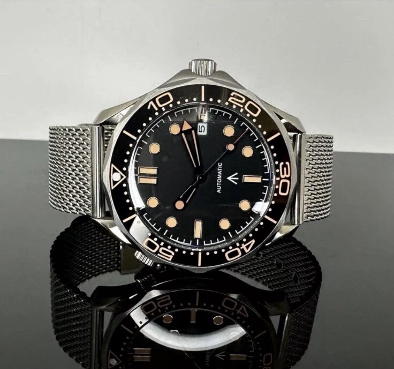 Custom 41mm 007 Style Diver Mod Watch w/ NH35 Automatic Movement