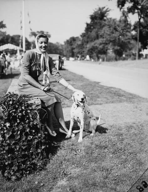 Eccentric American model singer Edith Bouvier Beale sits a low wal- Old Photo