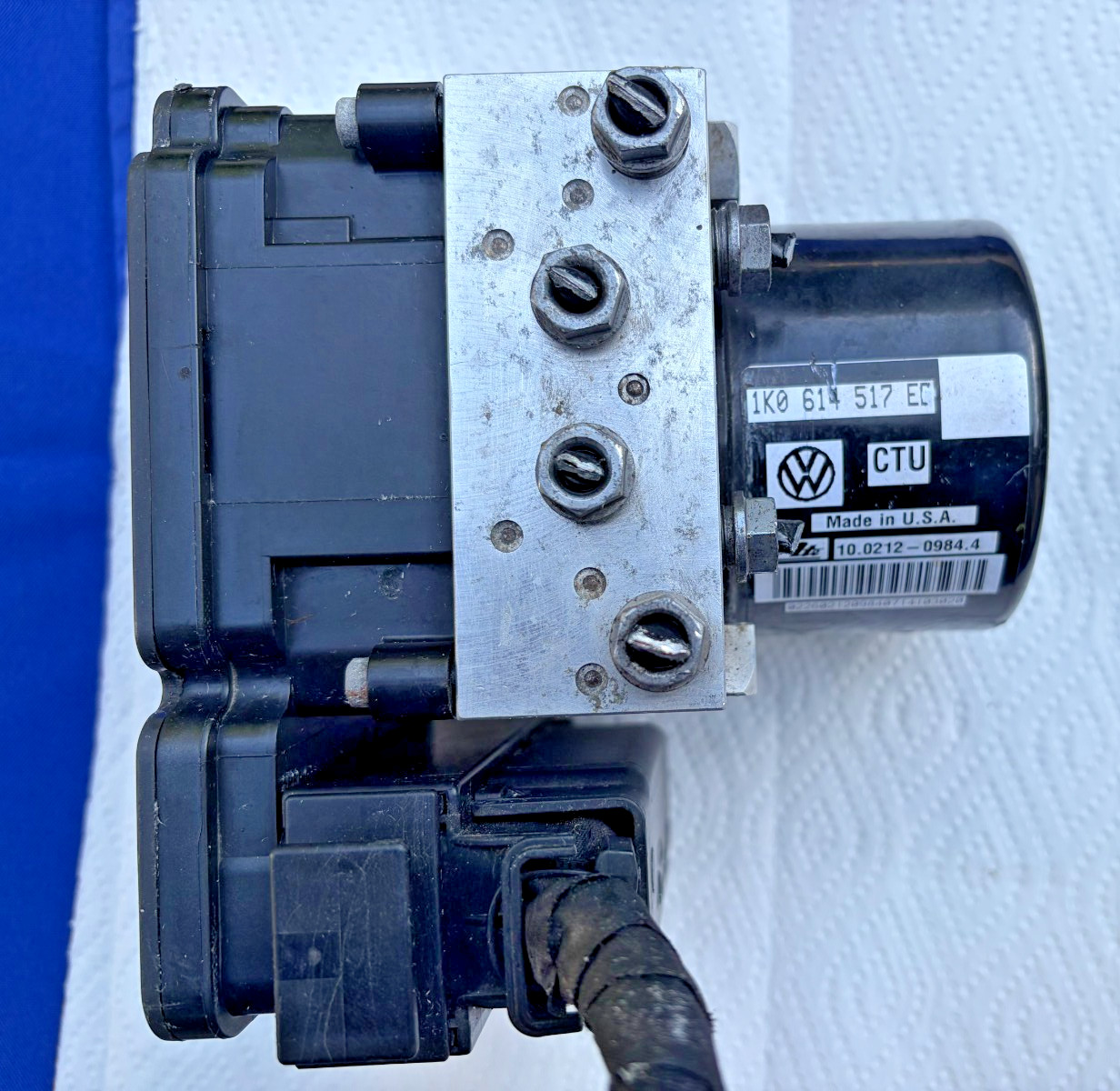 2011-2014 Volkswagen Jetta 2.0L TDI ABS Anti-Lock Brake Pump Control Module OEM