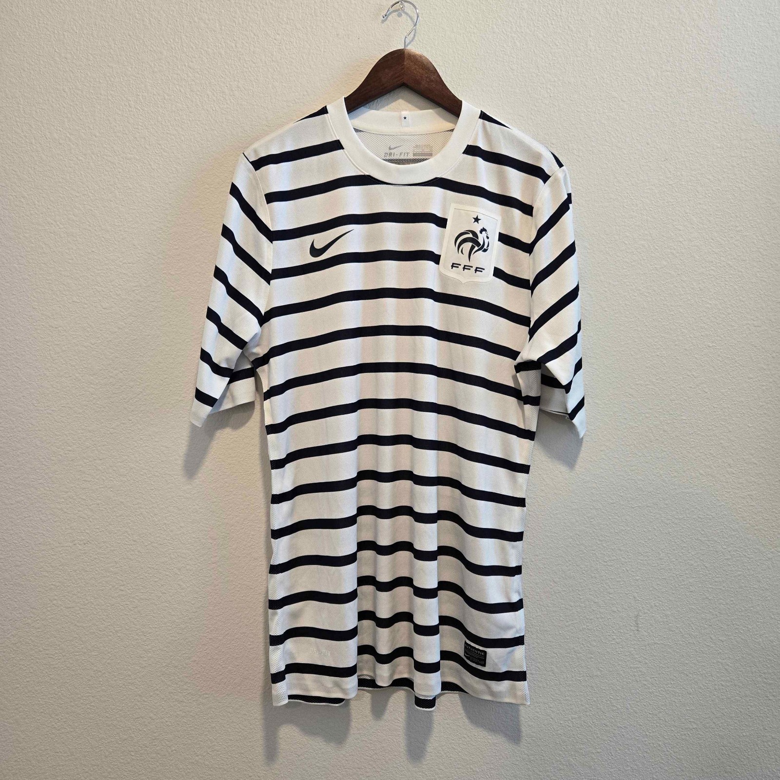 FFF France Nike 2011 Away Shirt Player Version Issue XL FFF NWOT Lagerfeld FFF France Nike 2011 Away Shirt Player Version Issue XL FFF NWOT Lagerfeld