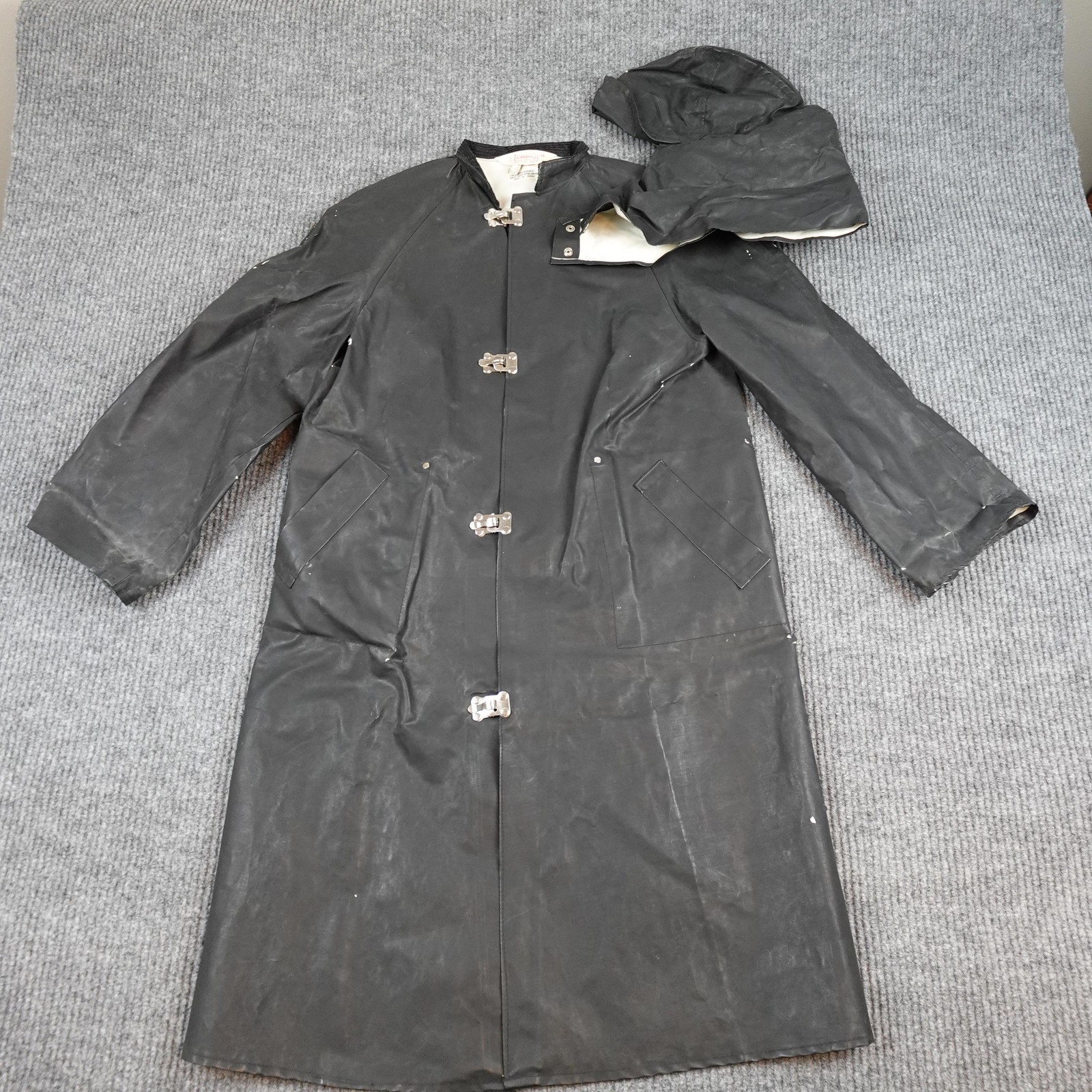 Vintage WWII Rubberized Clasps Trench Coat Mens (Fits Small) Brent JR 50s 1950s