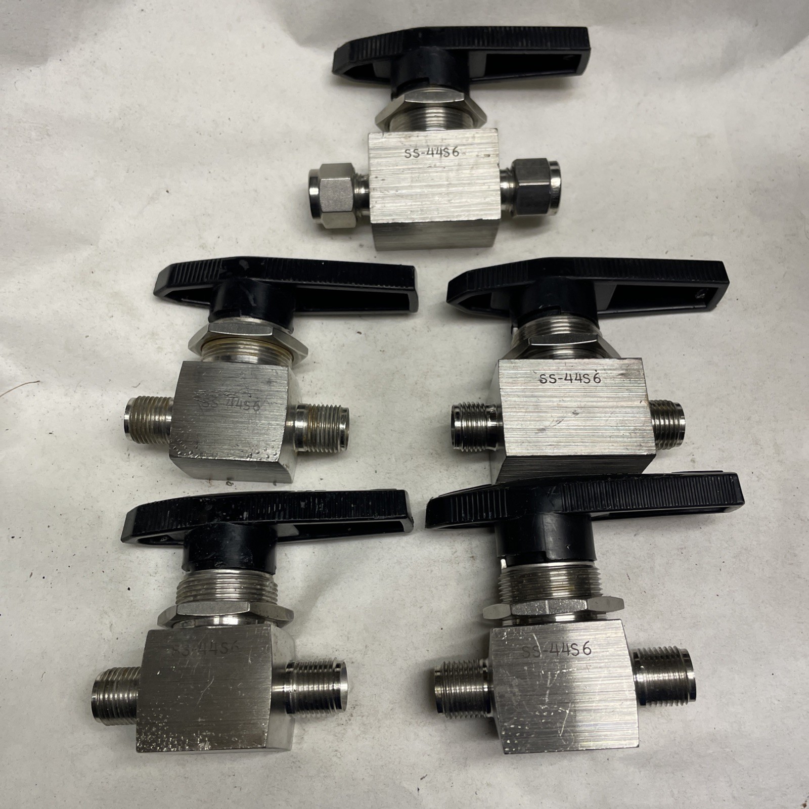 Lot of 5 SWAGELOK SS-44S6 40 SERIES BALL VALVE 316SS 3/8 Lot of 5 SWAGELOK SS-44S6 40 SERIES BALL VALVE 316SS 3/8