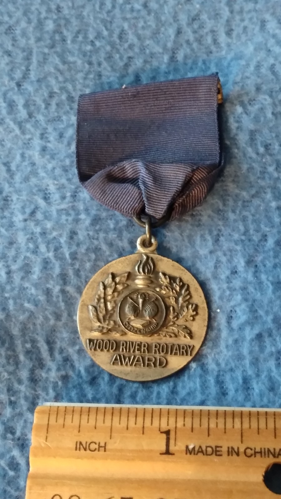 VINTAGE - 1944 WOOD RIVER ROTARY AWARD STERLING MEDAL FOR CITIZENSHIP VINTAGE - 1944 WOOD RIVER ROTARY AWARD STERLING MEDAL FOR CITIZENSHIP