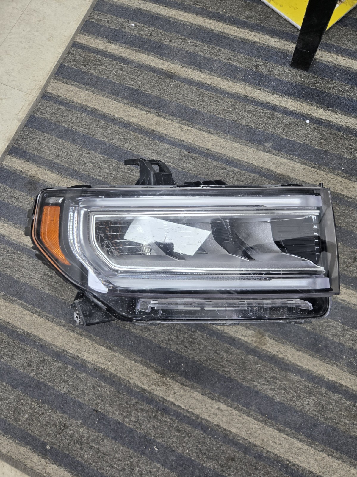 2020-2023 GMC Acadia Side Headlight OEM