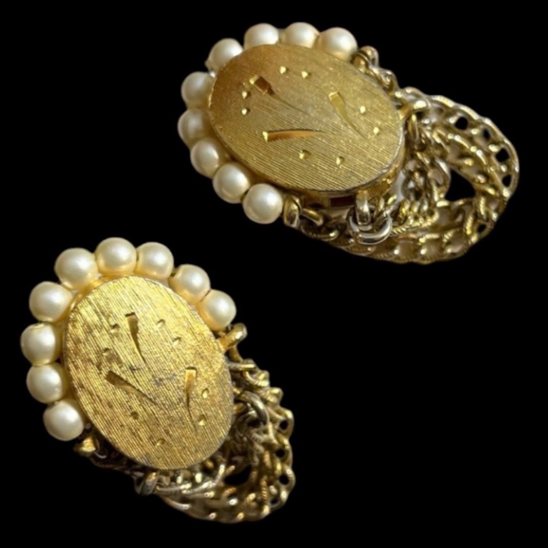 Vintage Kramer Gold-Tone Pearl Trim Oval Clip on Earrings Vintage Kramer Gold-Tone Pearl Trim Oval Clip on Earrings