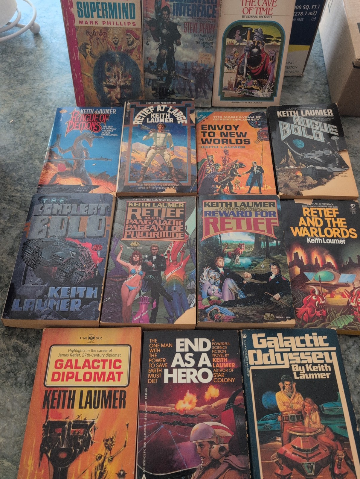 14 Science Fiction Paperback Book Lot Keith Laumer, Steve Perry,  Phillips (B42)