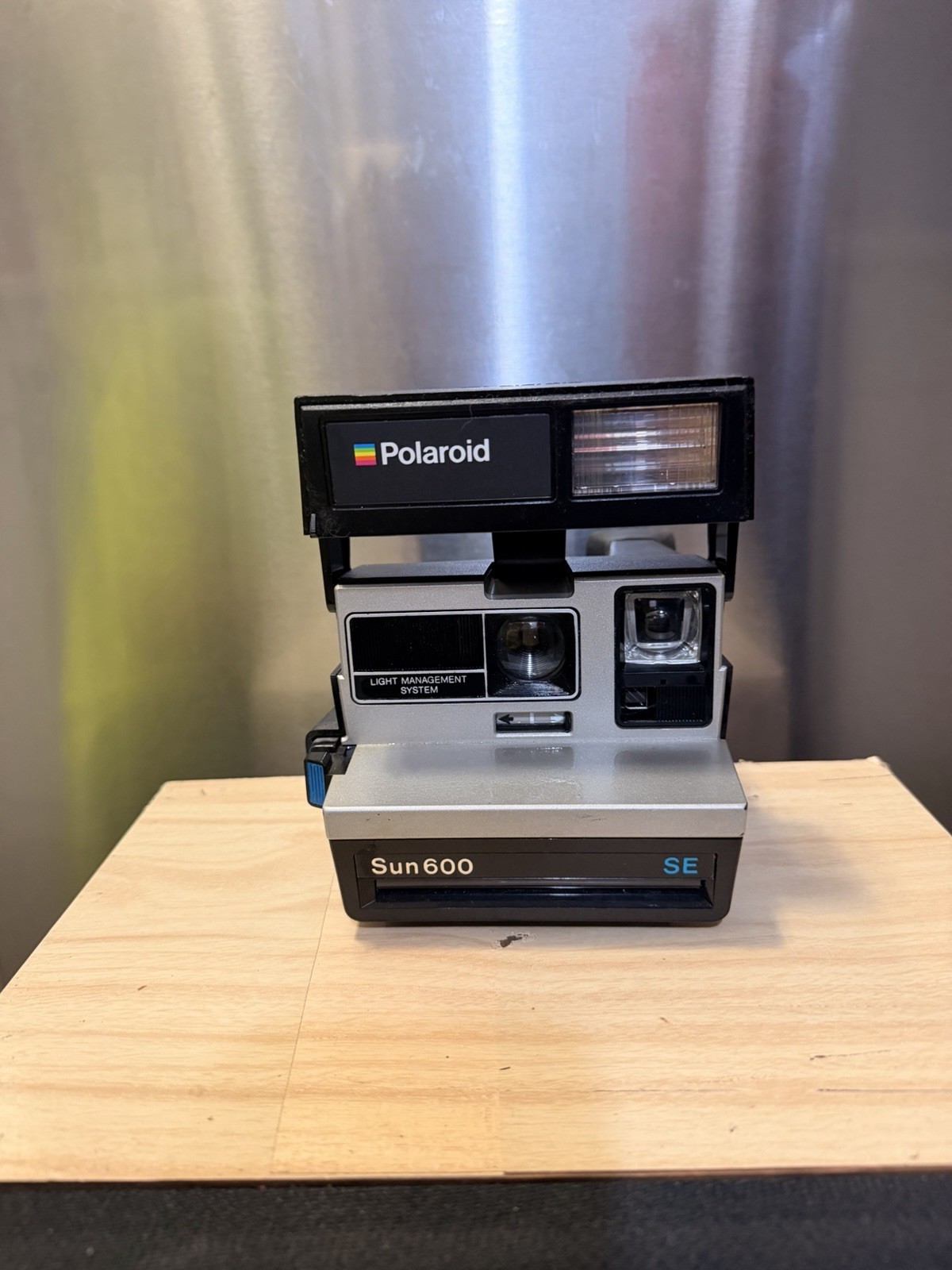 Polaroid Sun 600 SE Vintage 1980s Instant Camera, Black Polaroid Sun 600 SE Vintage 1980s Instant Camera, Black