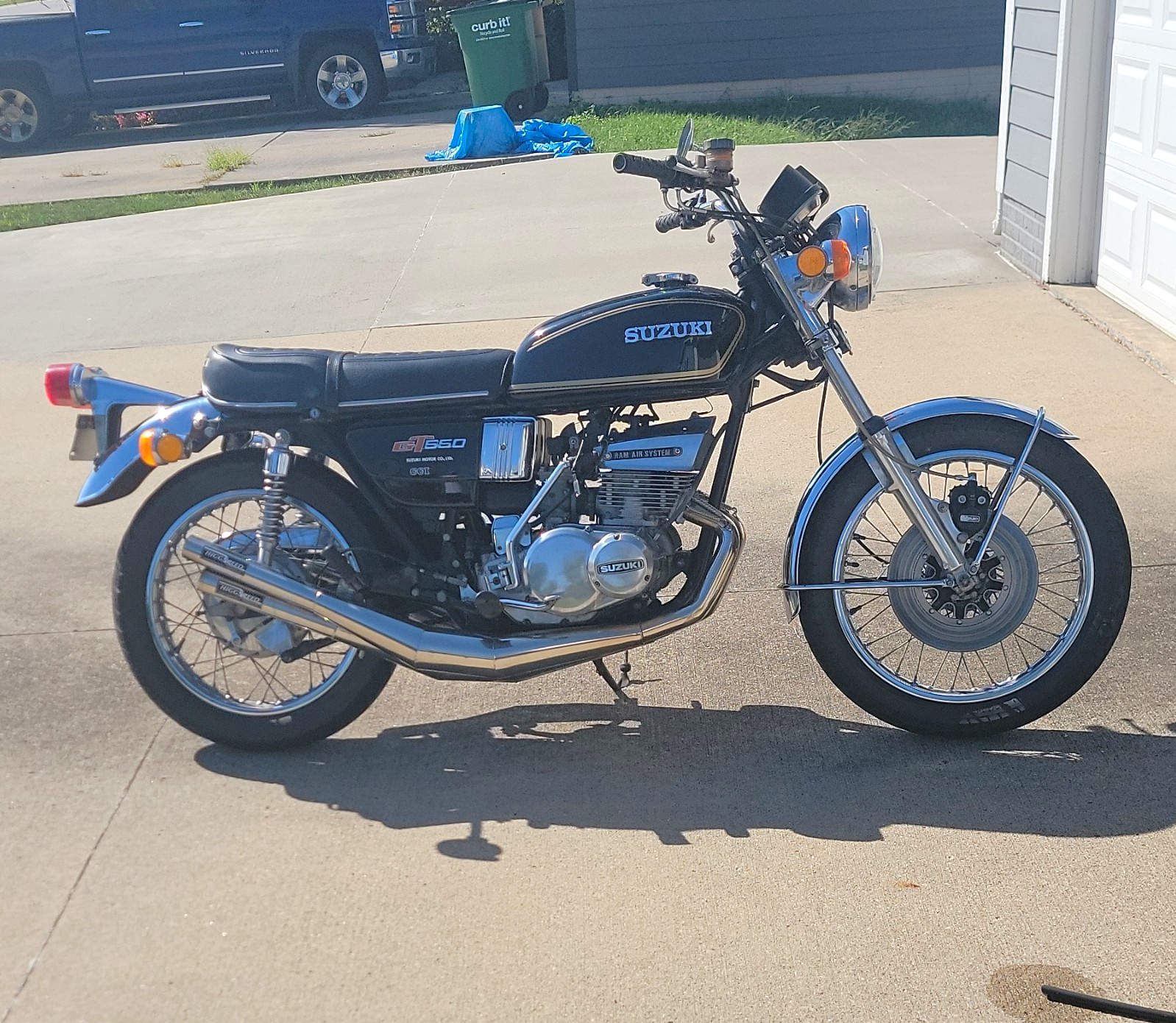 1975 Suzuki GT550 1975 Suzuki GT550
