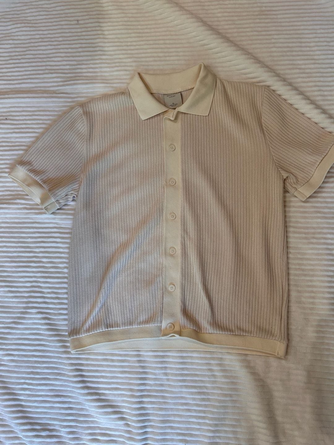 Men’s Massive Luxury Knit Polo Shirt Size XL Beige Short Sleeve Button Up Men’s Massive Luxury Knit Polo Shirt Size XL Beige Short Sleeve Button Up