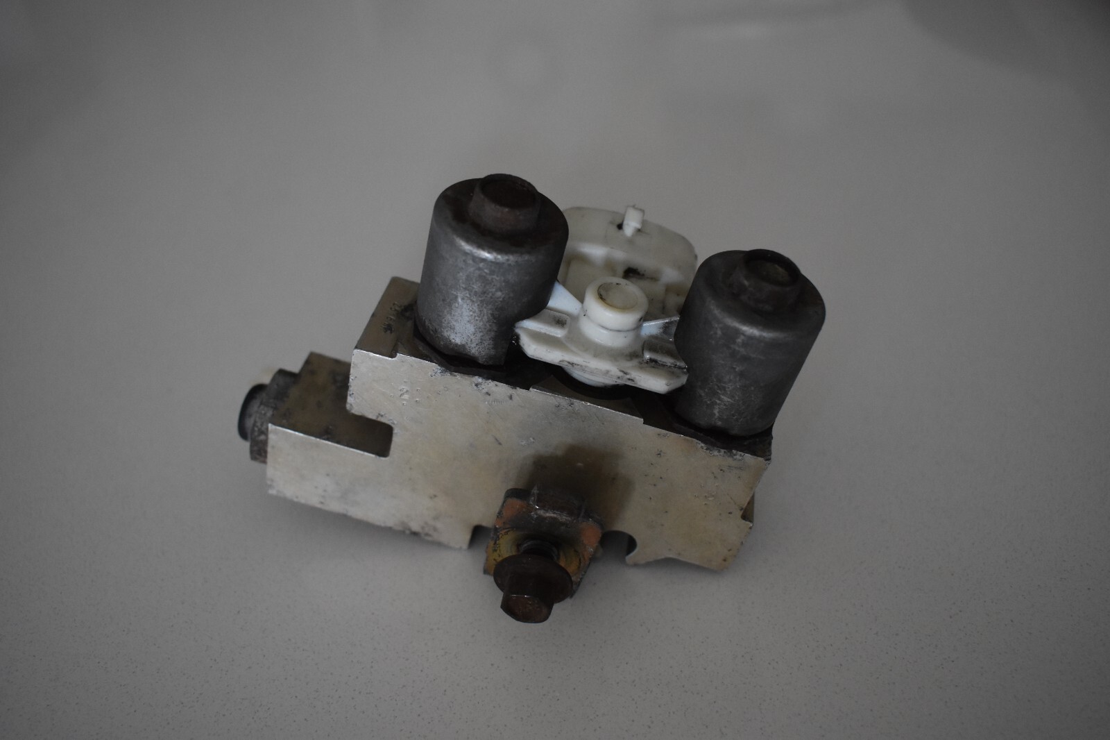 OEM Ford Brake Proportioning Valve F87Z-2B373-AE for Ranger 1993-1997 OEM Ford Brake Proportioning Valve F87Z-2B373-AE for Ranger 1993-1997