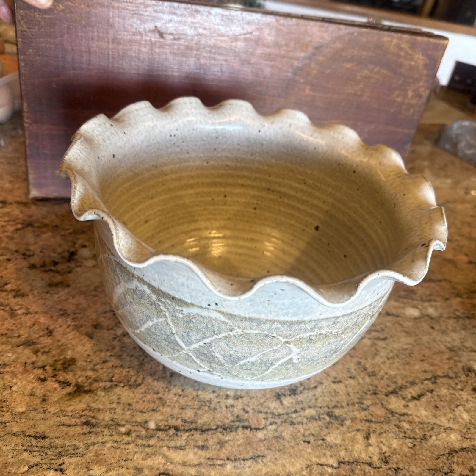 Vintage Earthgender Pottery Large Ruffled Bowl MCM California Stoneware Signed Vintage Earthgender Pottery Large Ruffled Bowl MCM California Stoneware Signed