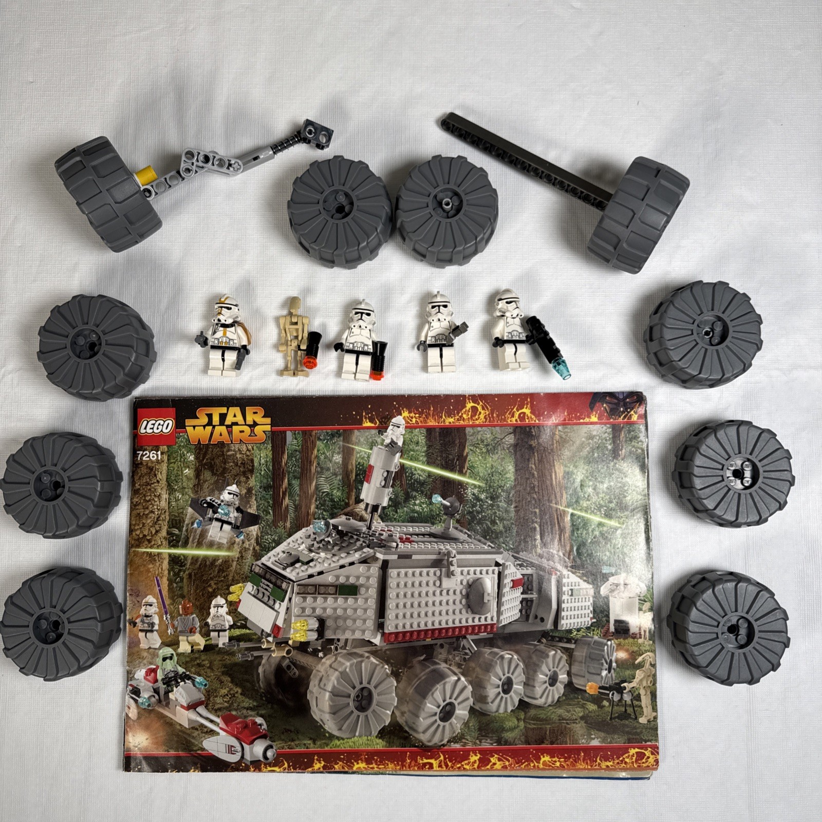 2005 Lego Star Wars 7261 Clone Turbo Tank 10 Wheels; Manual; 5 Mini Figures 2005 Lego Star Wars 7261 Clone Turbo Tank 10 Wheels; Manual; 5 Mini Figures