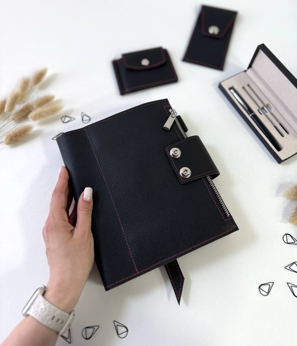An exquisite and functional gift set for those who appreciate elegance and order
