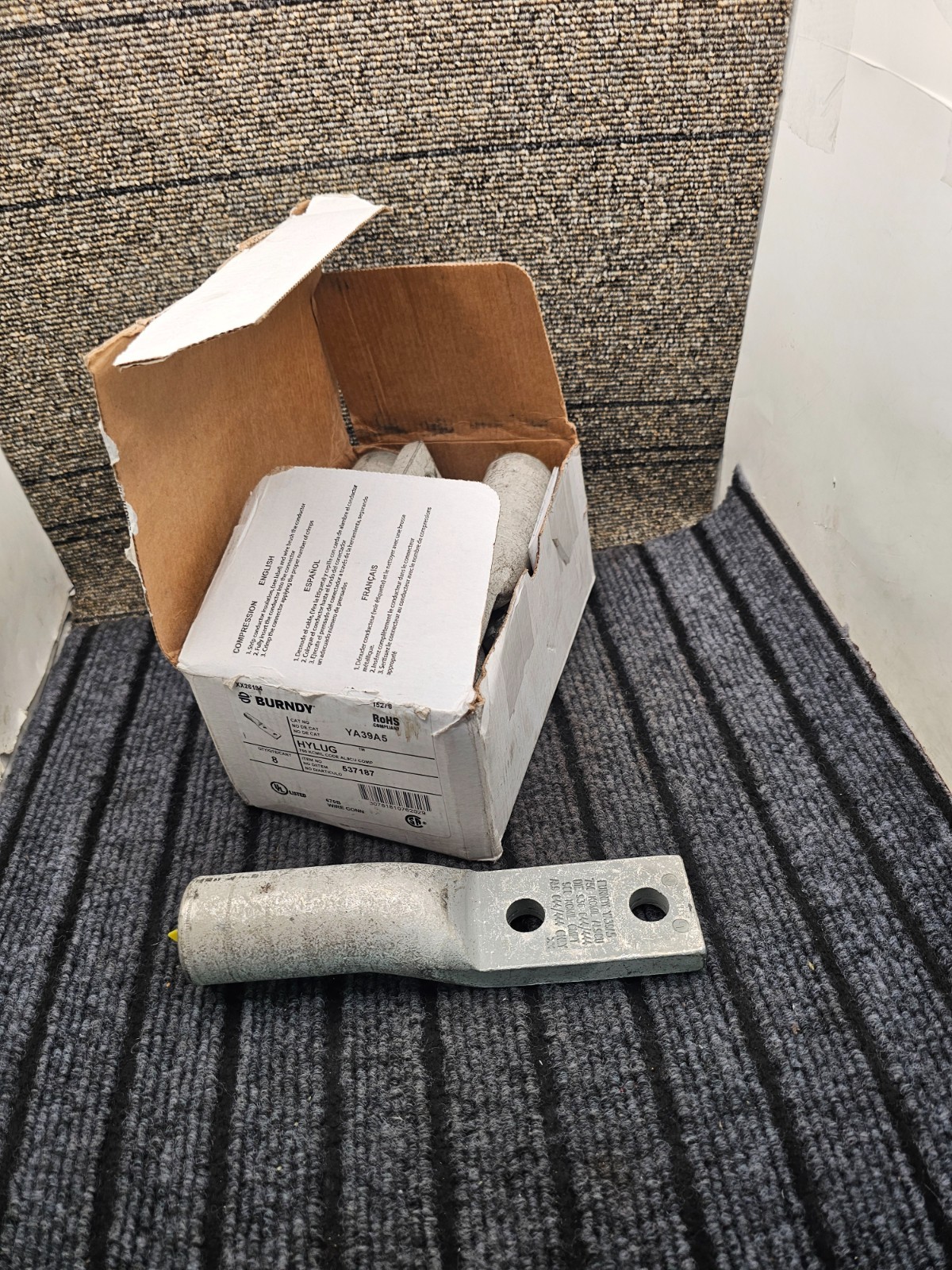 (QTY 8) Burndy YA39A5 Aluminum/Copper 750MCM 2-Hole Lug Compression Connector