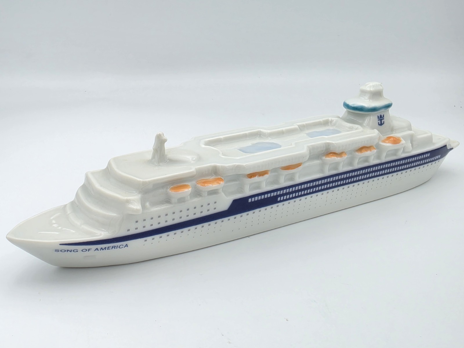 Vintage Royal Caribbean Song of America 9\