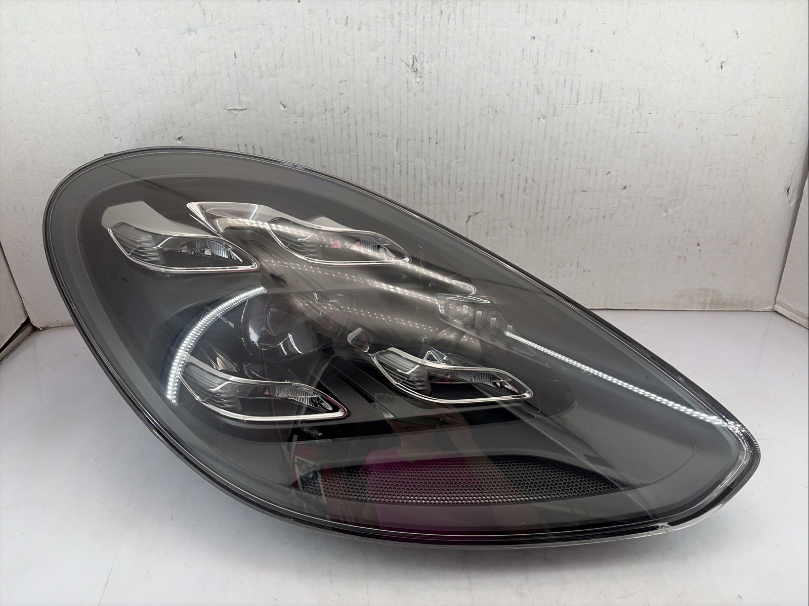 2017-2023 Porsche Panamera 971 Headlight Right Passenger OEM LED 971 941 036 AA 2017-2023 Porsche Panamera 971 Headlight Right Passenger OEM LED 971 941 036 AA