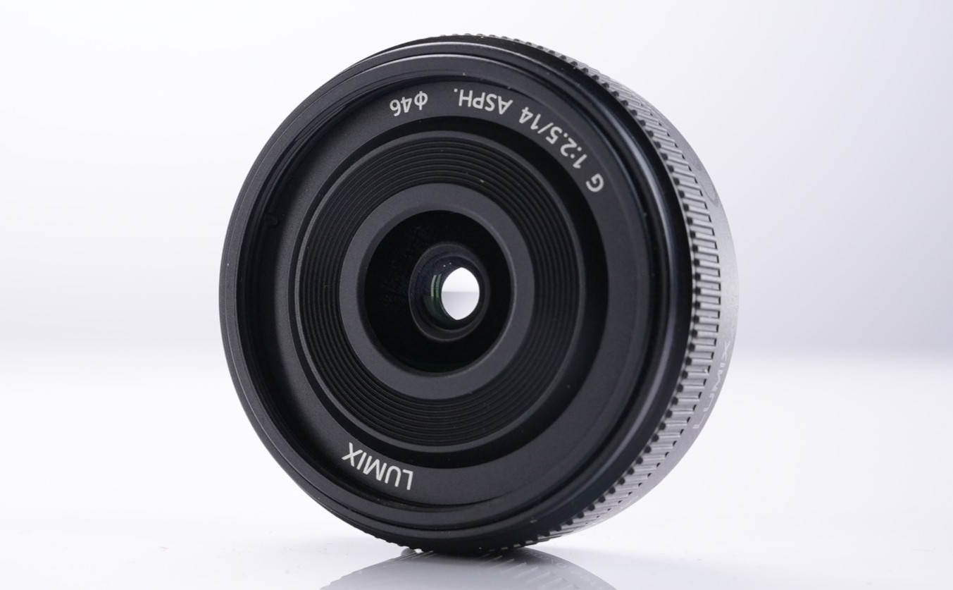 Panasonic Lumix 14mm pancake f2.5 G ASPH Lens Panasonic Lumix 14mm pancake f2.5 G ASPH Lens