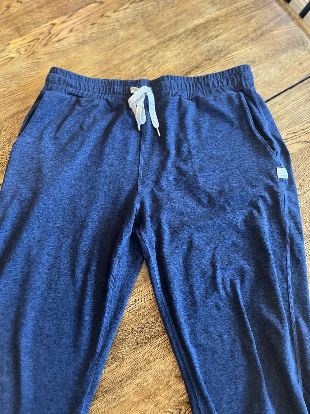 Vuori Women\'s Performance Jogger Mid Rise Sweatpants Blue Heather Size Medium Vuori Women\'s Performance Jogger Mid Rise Sweatpants Blue Heather Size Medium