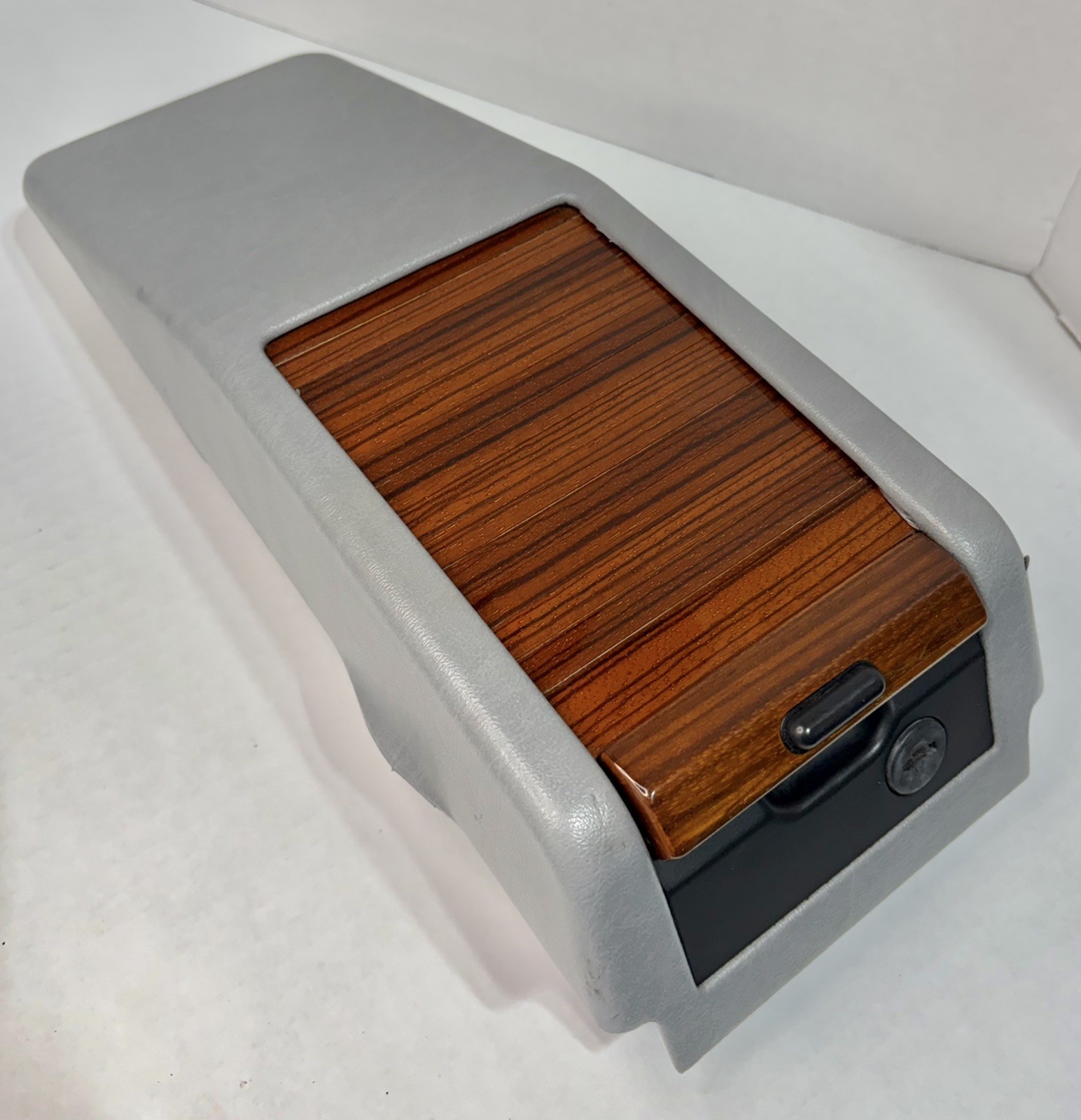 1986 - 1993 W124 MERCEDES BENZ CENTER CONSOLE STORAGE BOX GRAY OEM 1986 - 1993 W124 MERCEDES BENZ CENTER CONSOLE STORAGE BOX GRAY OEM
