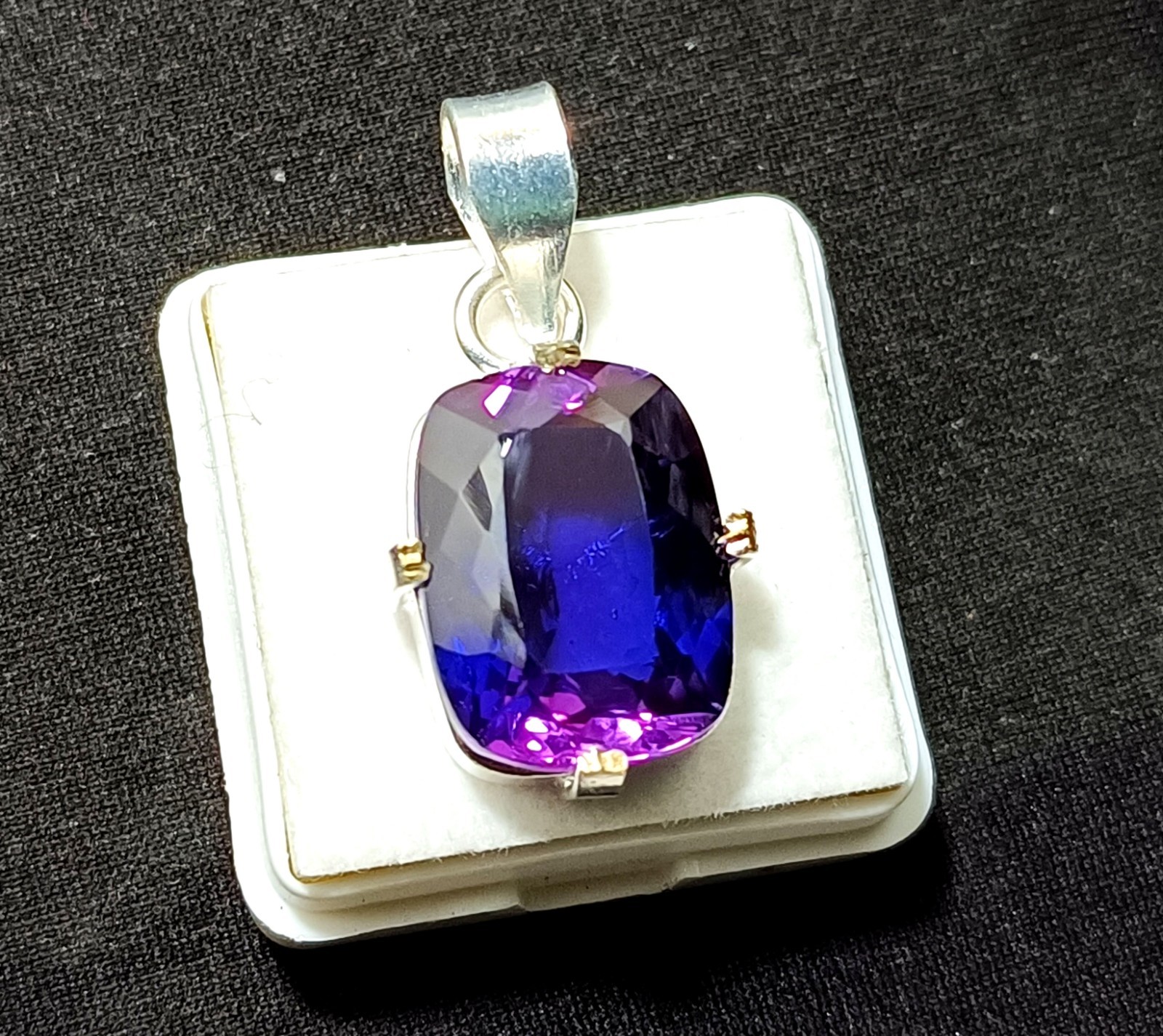 Certified 27.15 Ct Natural Purple Blue Sapphire  925 Silver Pendant Loose Gems