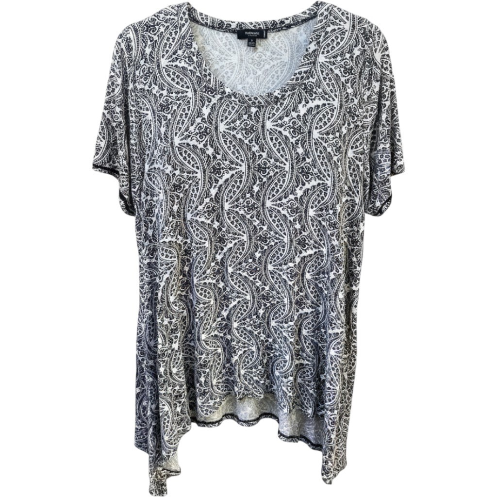 Premise Studio Womens 2X Paisley Sharkbite Hem Top Black White Short Sleeve Premise Studio Womens 2X Paisley Sharkbite Hem Top Black White Short Sleeve