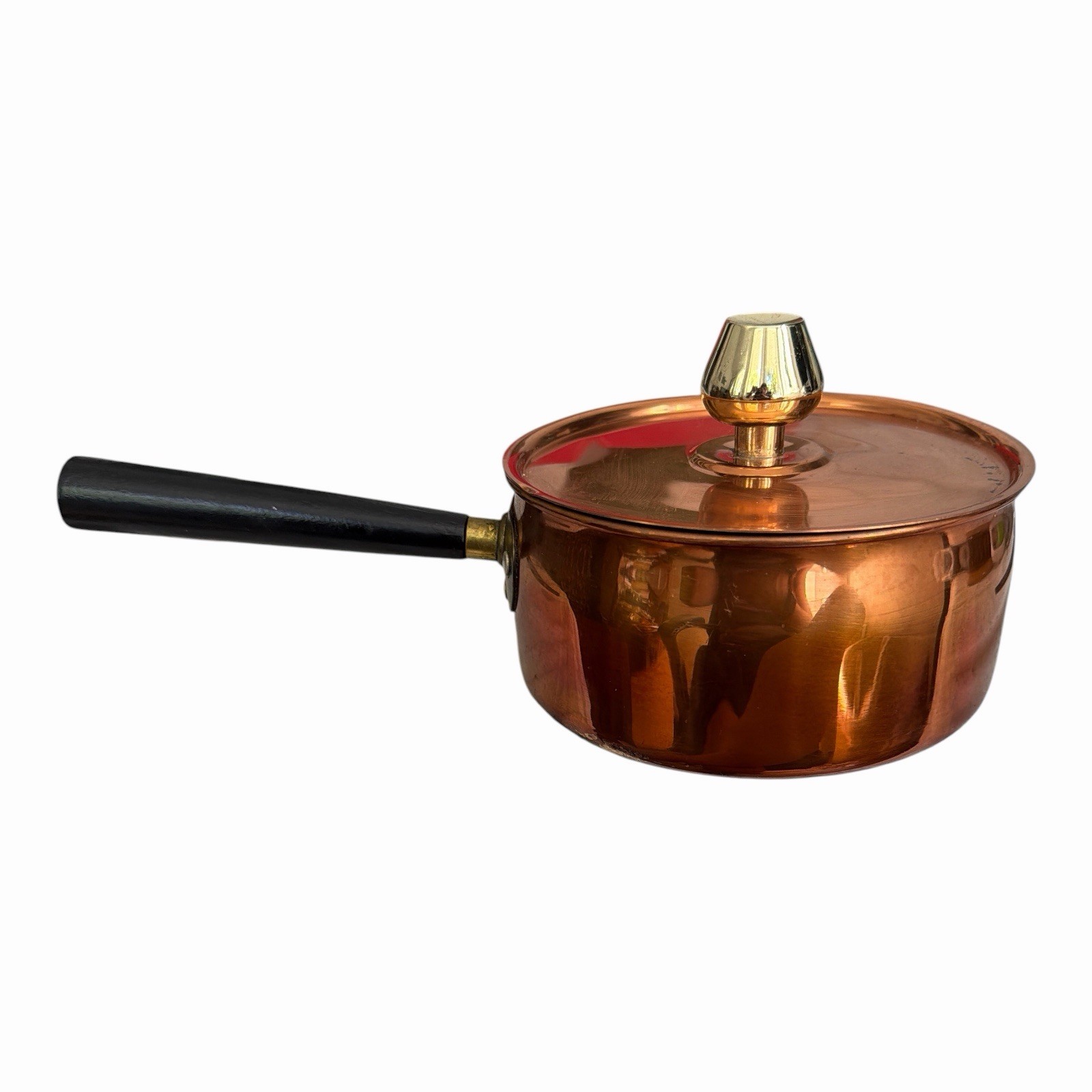 Vintage Copper Saucepan Pot With Lid Black Wood Handle Small Sauce Pot Vintage Copper Saucepan Pot With Lid Black Wood Handle Small Sauce Pot
