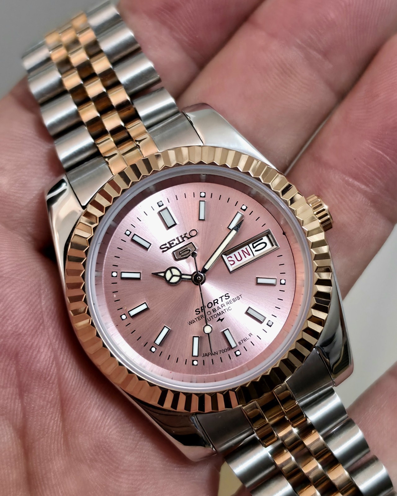 Vintage Refurbished Seiko 5 Sports Stunning Salmon Dial 7S26A Two Tone Flutted Vintage Refurbished Seiko 5 Sports Stunning Salmon Dial 7S26A Two Tone Flutted