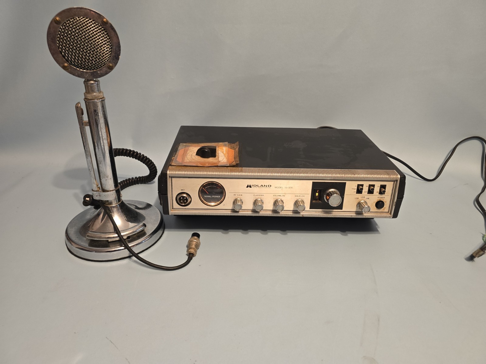 Midland International Model 13-976 Vintage 23 Channel CB Radio Base Station Micr Midland International Model 13-976 Vintage 23 Channel CB Radio Base Station Micr