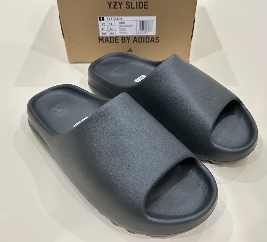 NEW IN BOX adidas Yeezy Slides Dark Onyx ID5103 Men\'s Size 12 NEW IN BOX adidas Yeezy Slides Dark Onyx ID5103 Men\'s Size 12