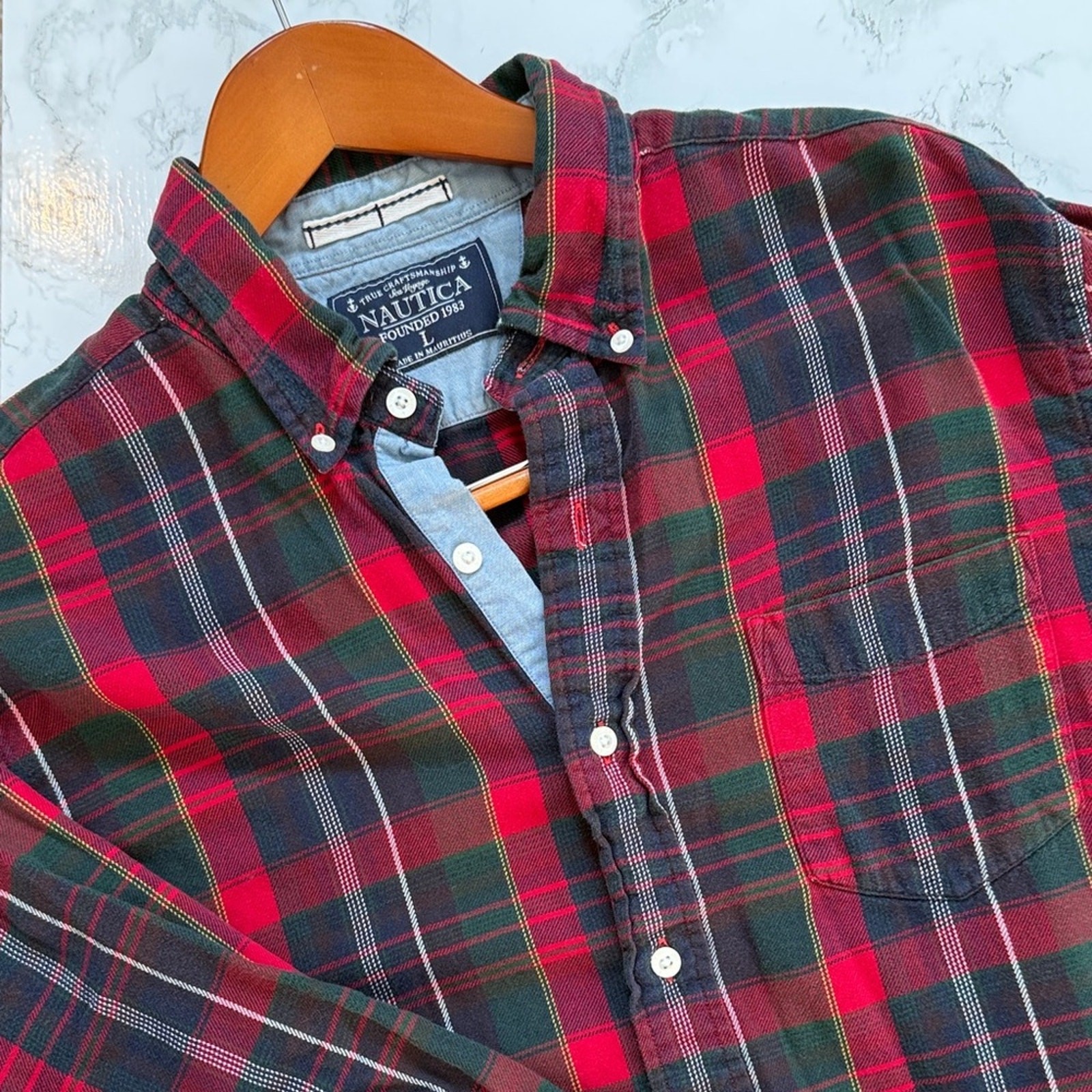 Nautica Men’s Red Green Plaid Button Down Shirt 100% Cotton Size L