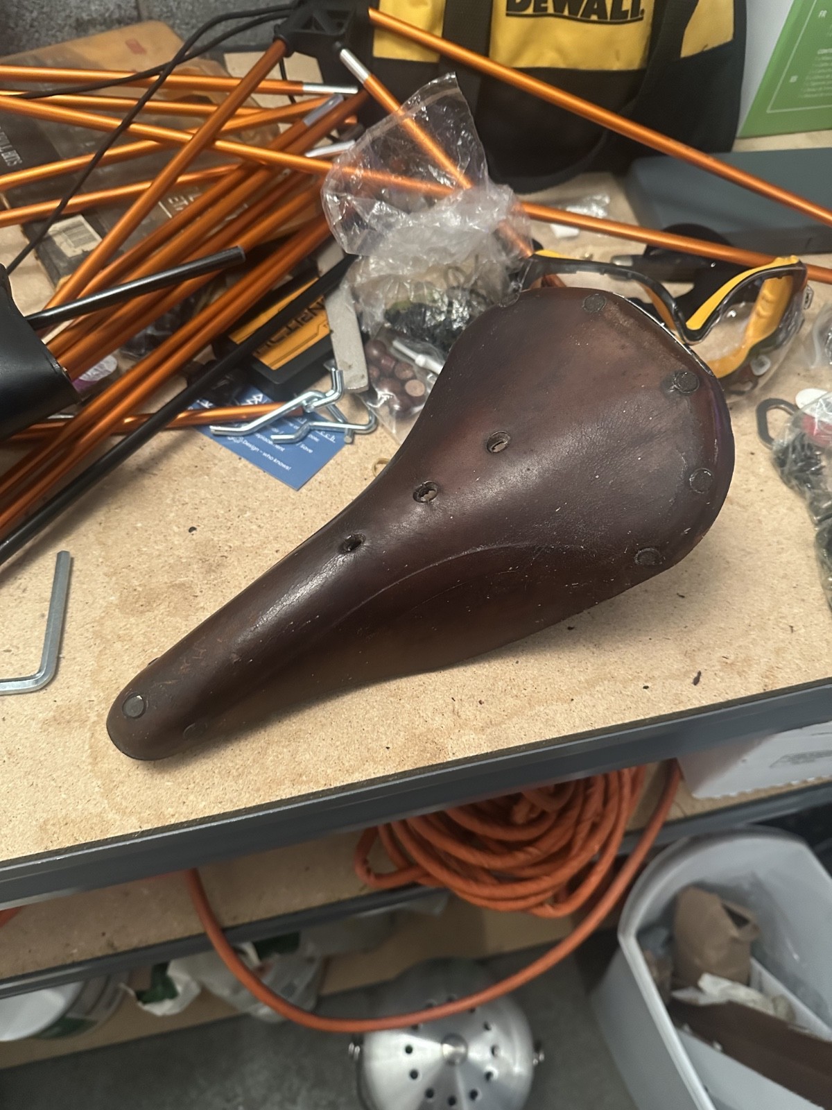 Brooks B17 Standard Vintage Bike Saddle - Brown Brooks B17 Standard Vintage Bike Saddle - Brown