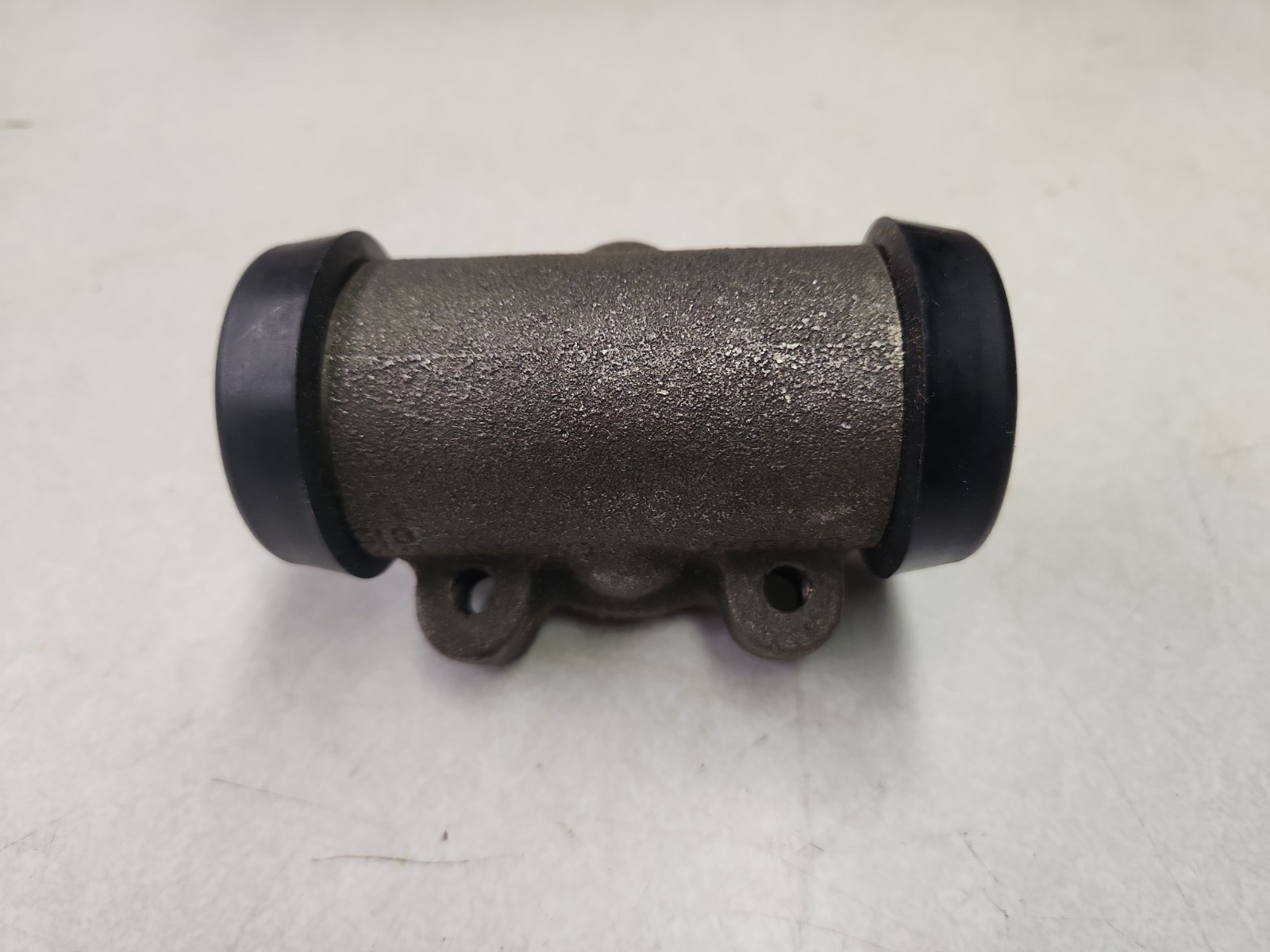 Early 1928-1934 Chrysler Dodge Plymouth Desoto Left Front Wheel CylinderNOS #222 Early 1928-1934 Chrysler Dodge Plymouth Desoto Left Front Wheel CylinderNOS #222