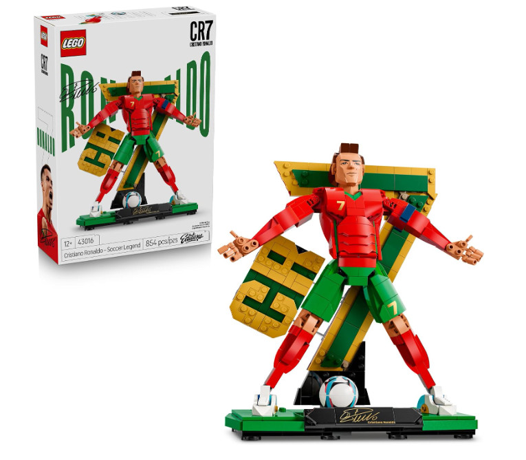 New w/ LEGO Editions Cristiano Ronaldo Soccer Legend 854 Pieces Collectible Set New w/ LEGO Editions Cristiano Ronaldo Soccer Legend 854 Pieces Collectible Set