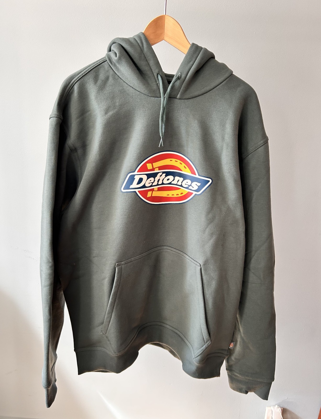 Deftones Dickies Hoodie Official XL BRAND NEW Unworn Green Deftones Dickies Hoodie Official XL BRAND NEW Unworn Green