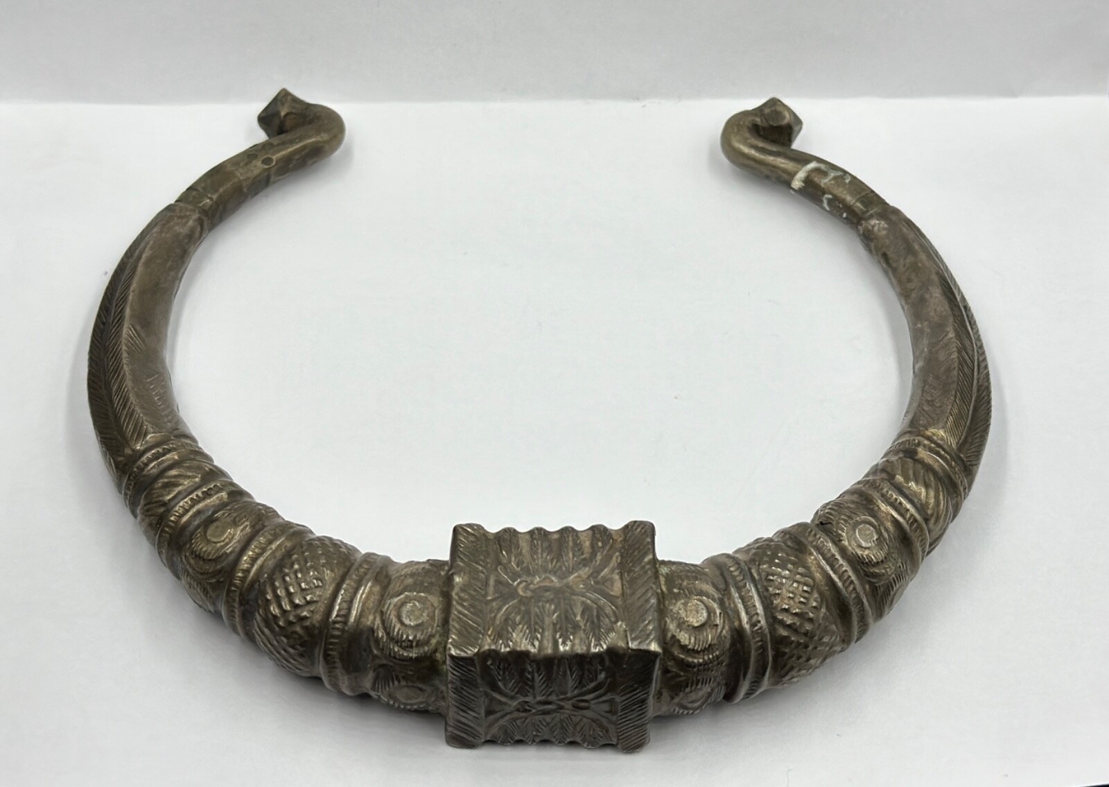 Antique Ancient near eastern old white-metal neck chain Antique Ancient near eastern old white-metal neck chain