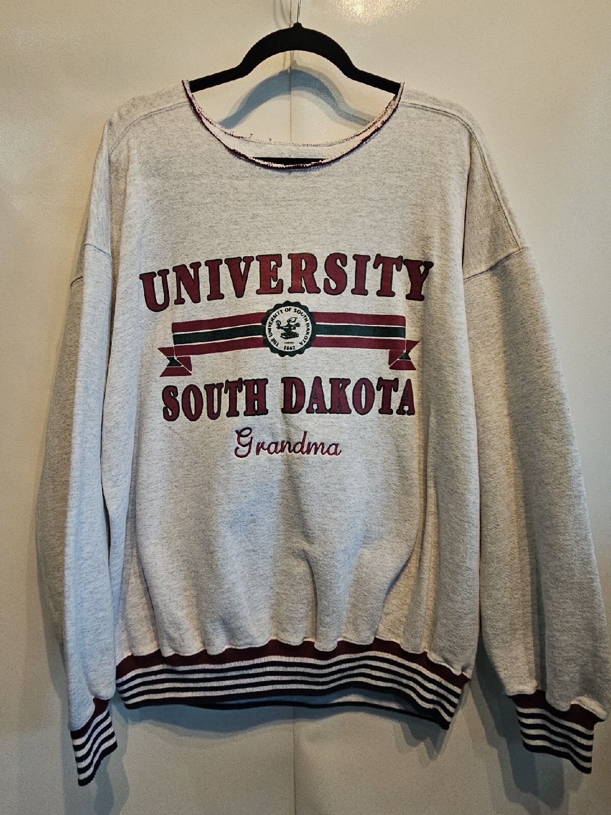 Vtg South Dakota University Coyotes Grandma NCAA Football Crewneck Sweatshirt XL Vtg South Dakota University Coyotes Grandma NCAA Football Crewneck Sweatshirt XL