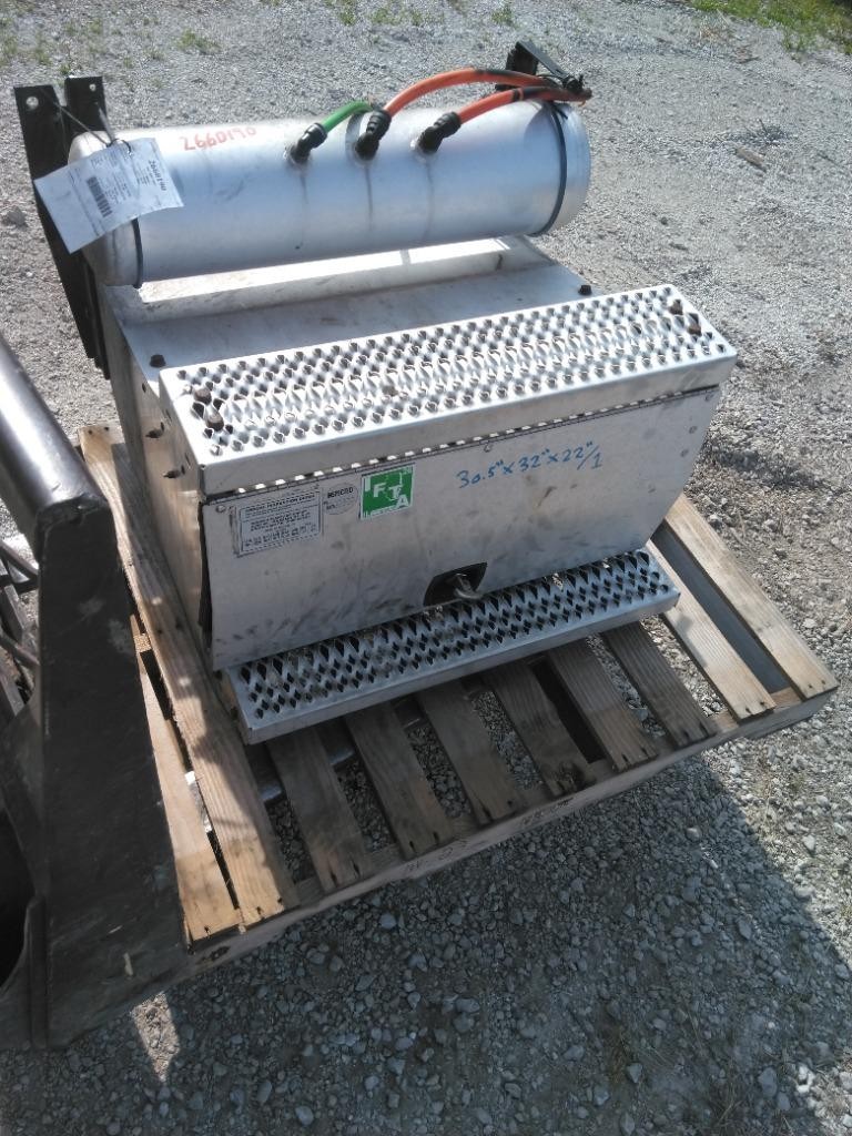 Replaces 2019 PETERBILT 579 BATTERY BOX , IL Replaces 2019 PETERBILT 579 BATTERY BOX , IL