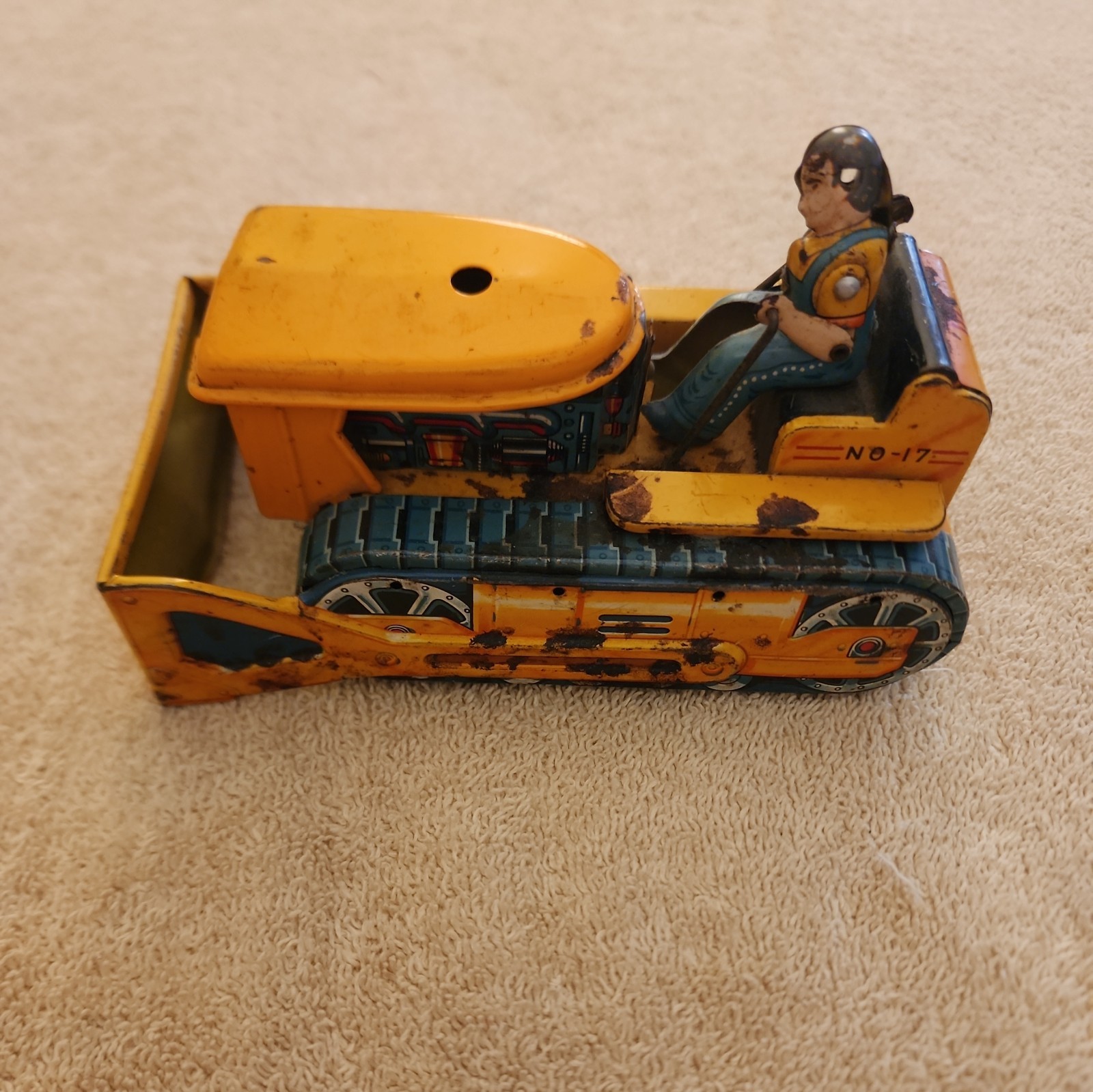 Line Mar Toys No. 17 Tin Bulldozer, Yellow. Parts only Line Mar Toys No. 17 Tin Bulldozer, Yellow. Parts only