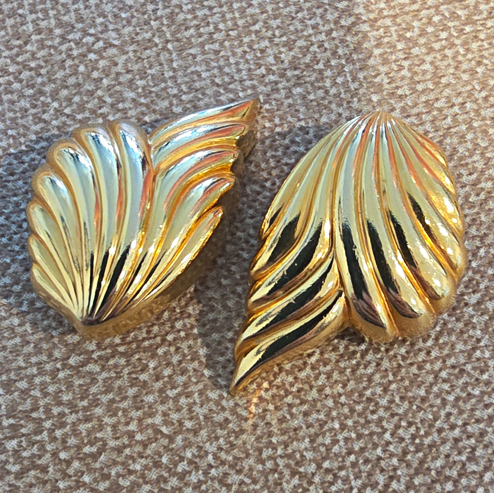 Vintage Signed Bluette Made In France Gold Ribbed Wing Shoe Dress Clips Set 80s Vintage Signed Bluette Made In France Gold Ribbed Wing Shoe Dress Clips Set 80s