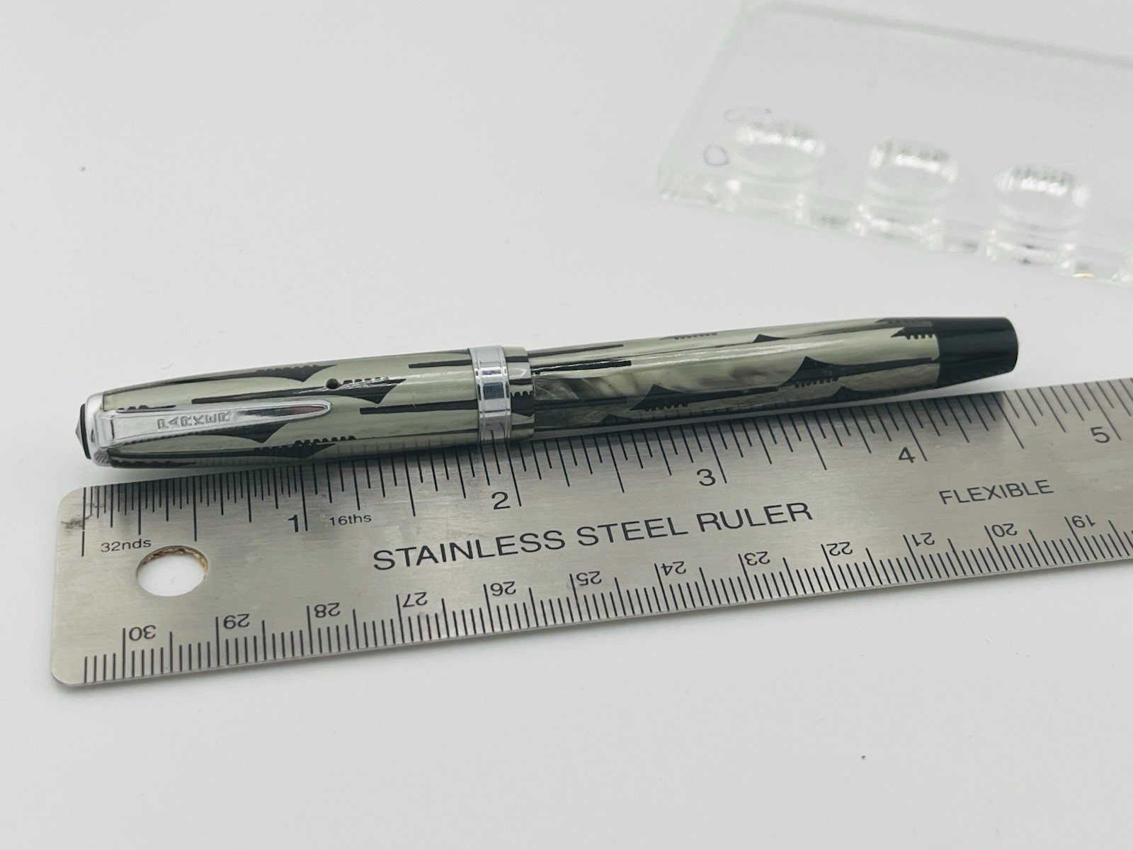 Parker Duofold Geometric Duofold Silver Fountain Pen - Excellent Fully Restored Parker Duofold Geometric Duofold Silver Fountain Pen - Excellent Fully Restored