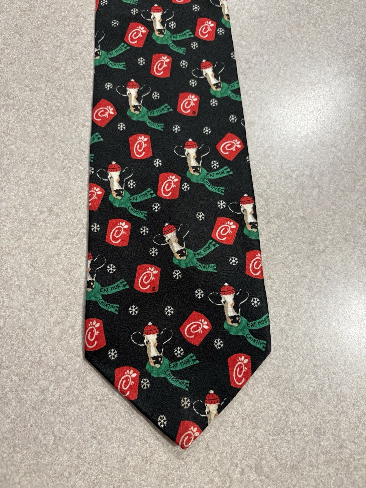 Rare Chick-fil-A Managers Christmas Tie Black Santa Hat Cows Eat Mor Chikin HTF