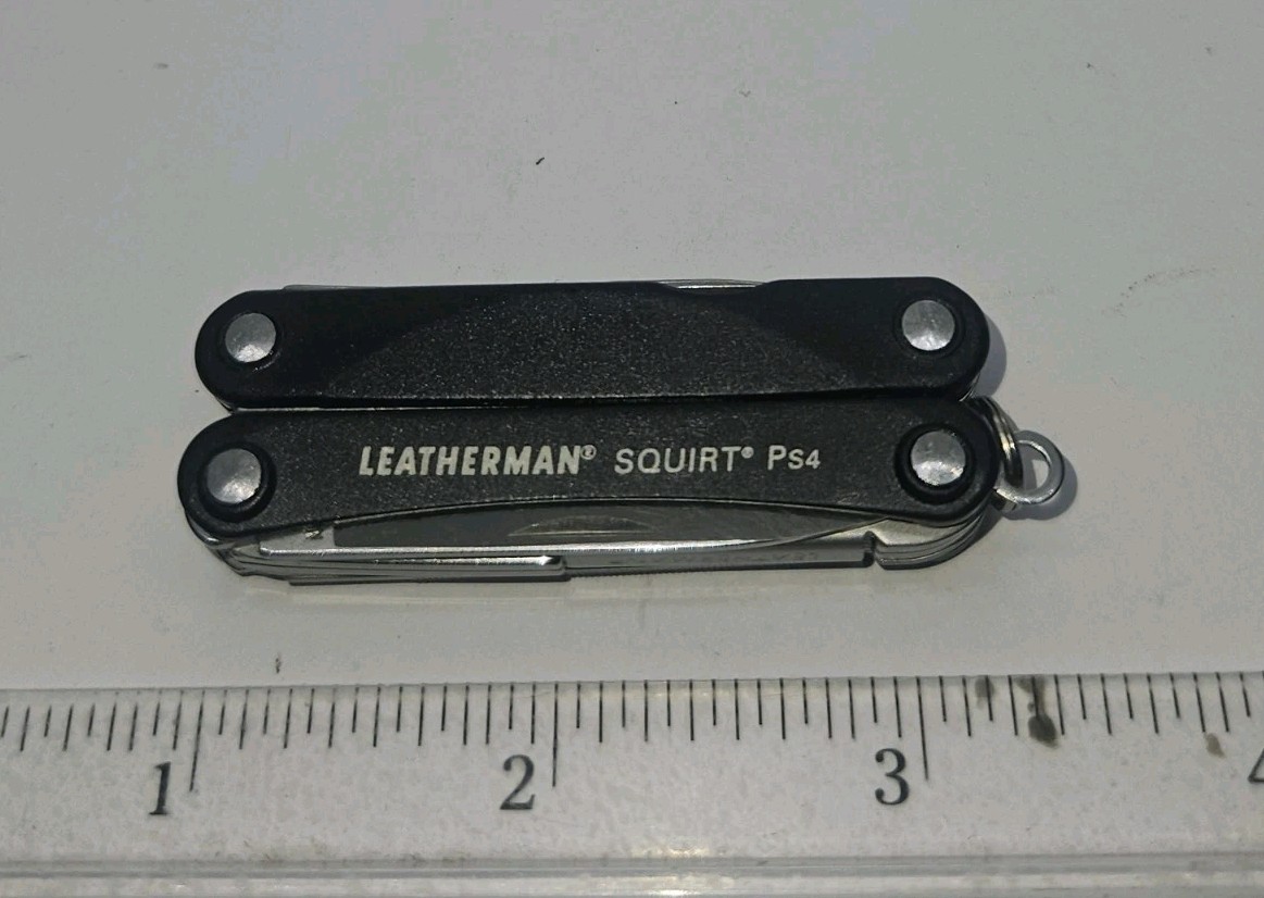 Used Leatherman Squirt PS4 Multi Tool Used Leatherman Squirt PS4 Multi Tool