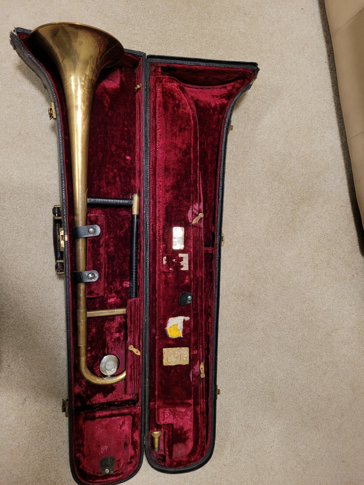 1948 F.E OLDS & SON Ambassador LOS ANGELES CALIFORNIA TROMBONE. 1948 F.E OLDS & SON Ambassador LOS ANGELES CALIFORNIA TROMBONE.
