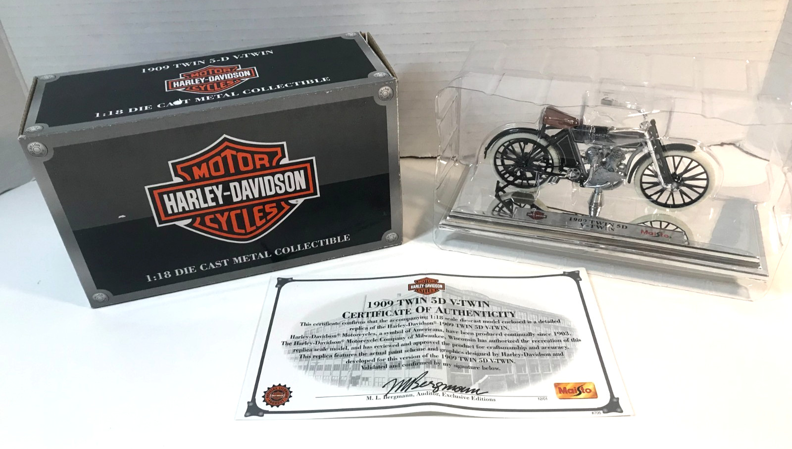 Harley Davidson 1909 Twin 5D V-Twin 1:18 Scale Die Cast Motorcycle by Maisto Harley Davidson 1909 Twin 5D V-Twin 1:18 Scale Die Cast Motorcycle by Maisto