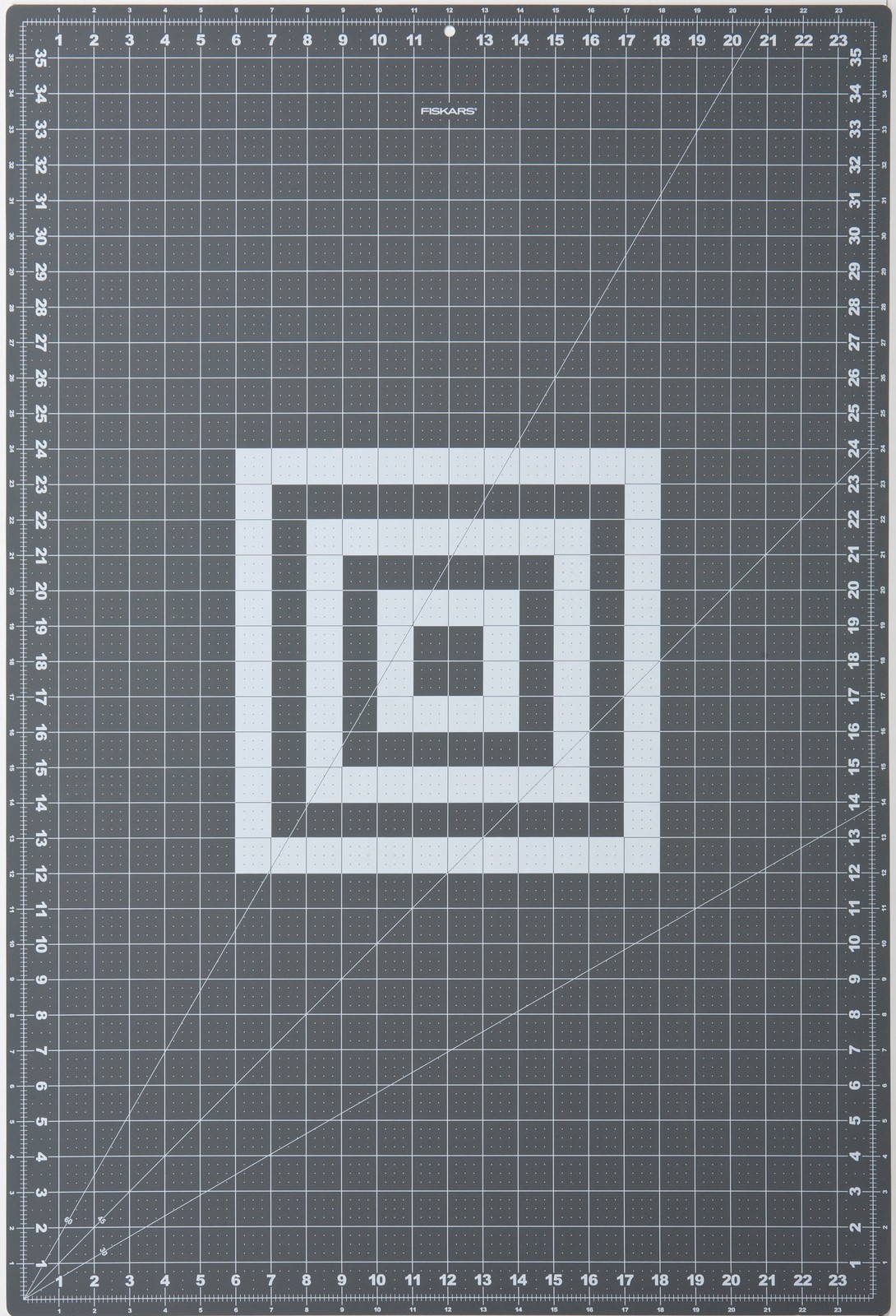 Fiskars 24x36 Self-Healing Cutting Mat Double-Sided Gray White Craft Fiskars 24x36 Self-Healing Cutting Mat Double-Sided Gray White Craft