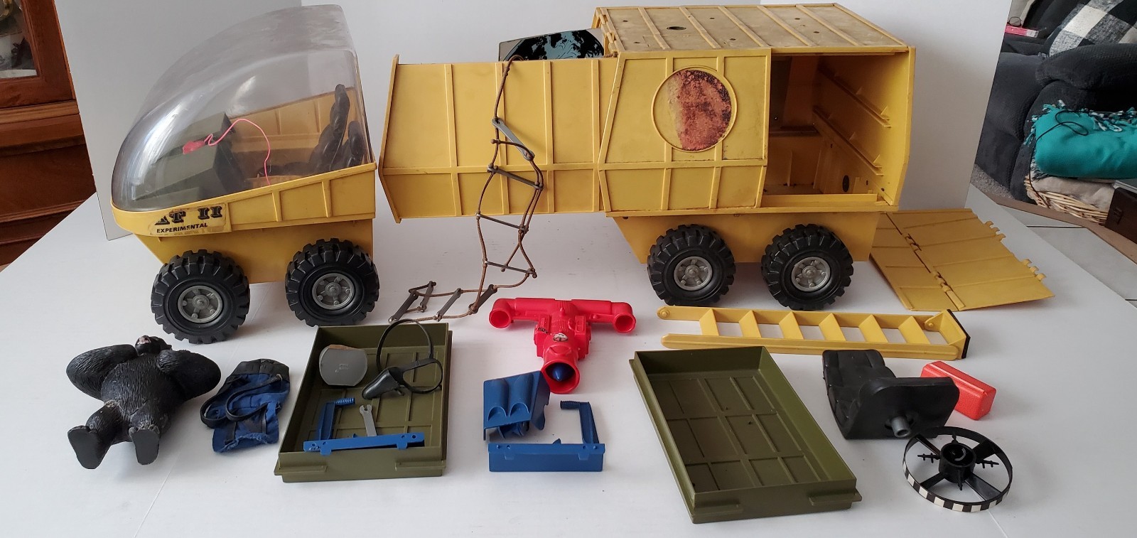 1972 G.I. Joe Adventure Team AT II Experimental Mobile Support Vehicle +xtras